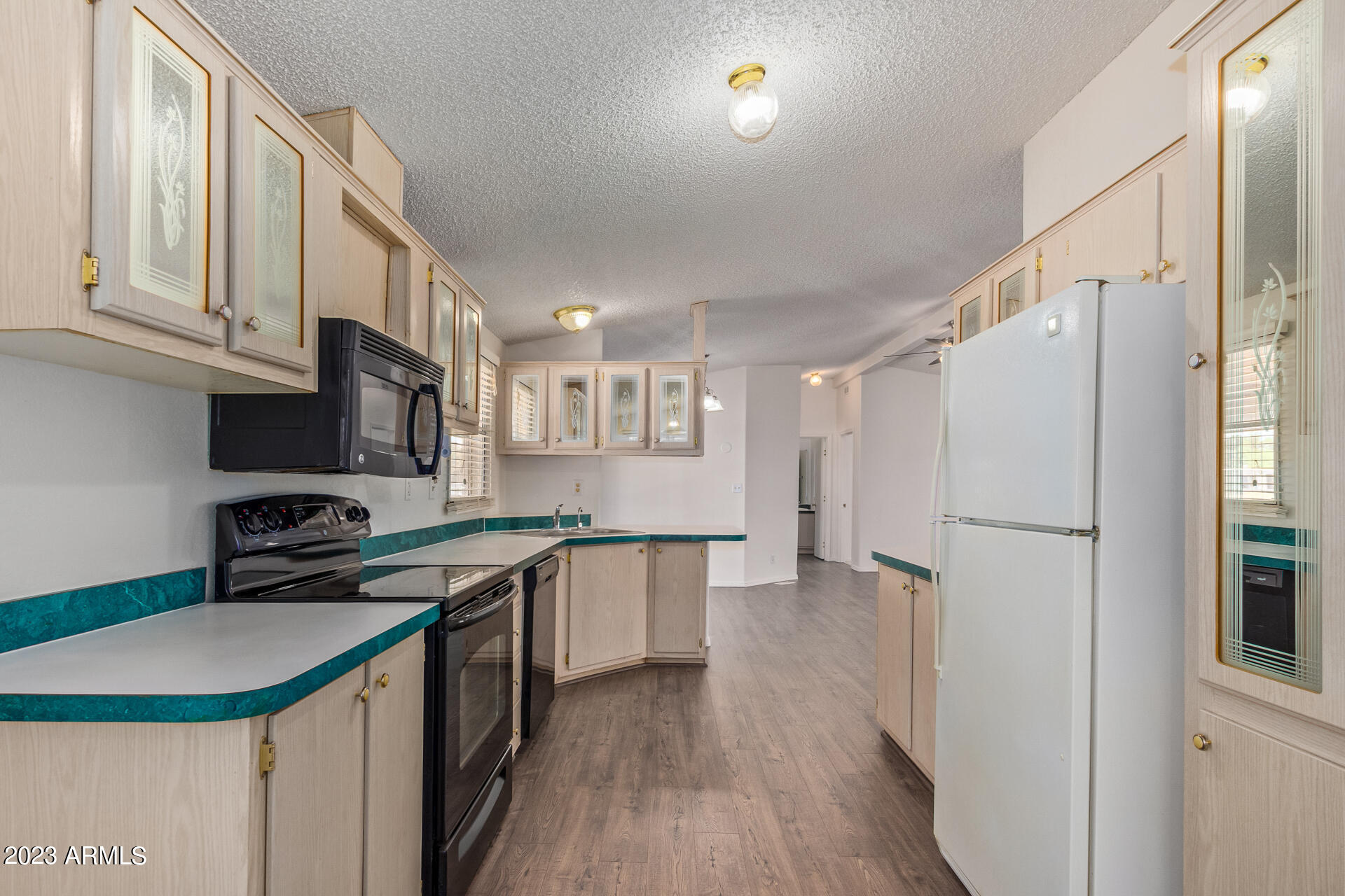 4958 East Rolling Ridge Road San Tan Valley, AZ 85140 - Photo 11 of 41 Built-in Microwave