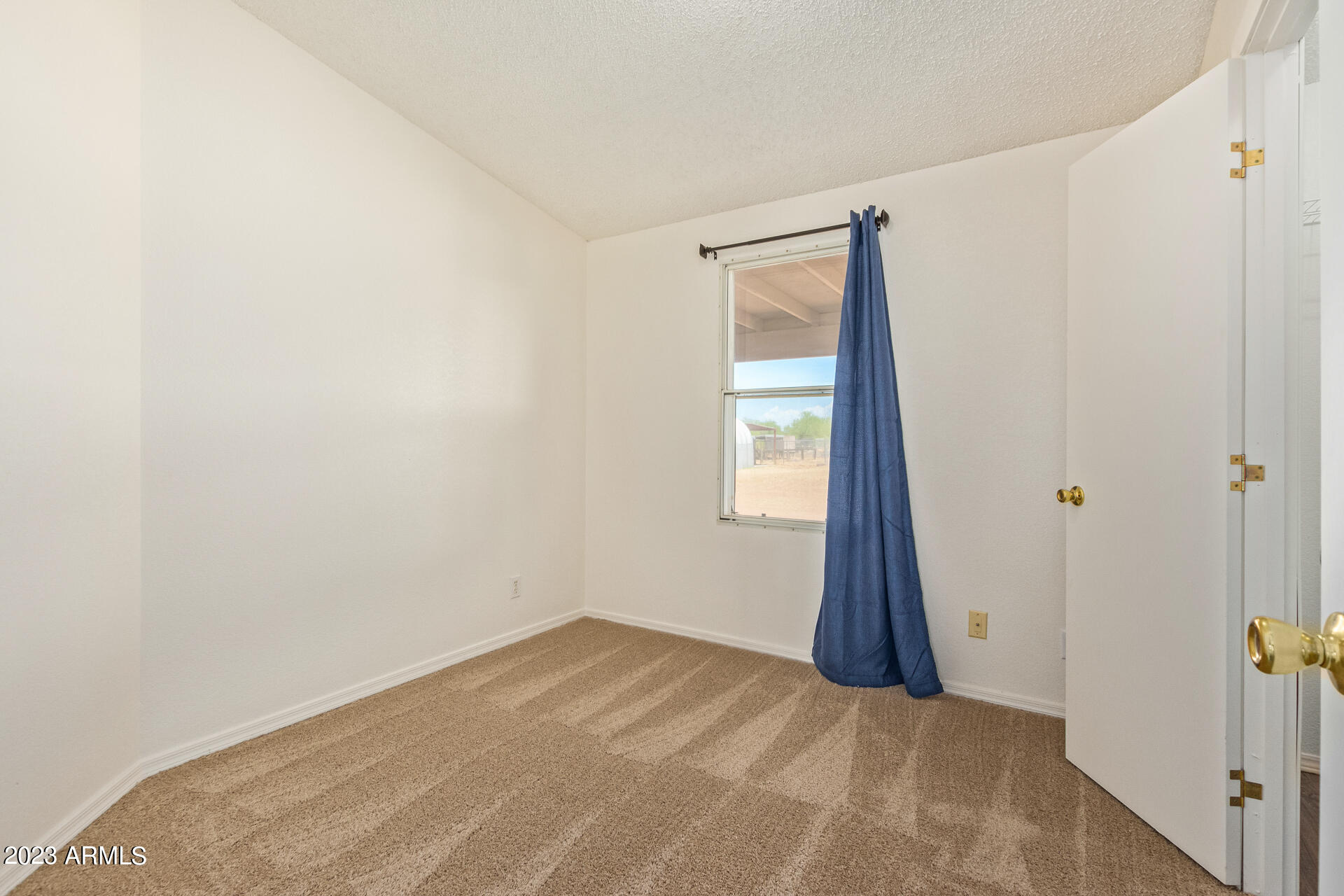 4958 East Rolling Ridge Road San Tan Valley, AZ 85140 - Photo 18 of 41 Guest bedroom north side