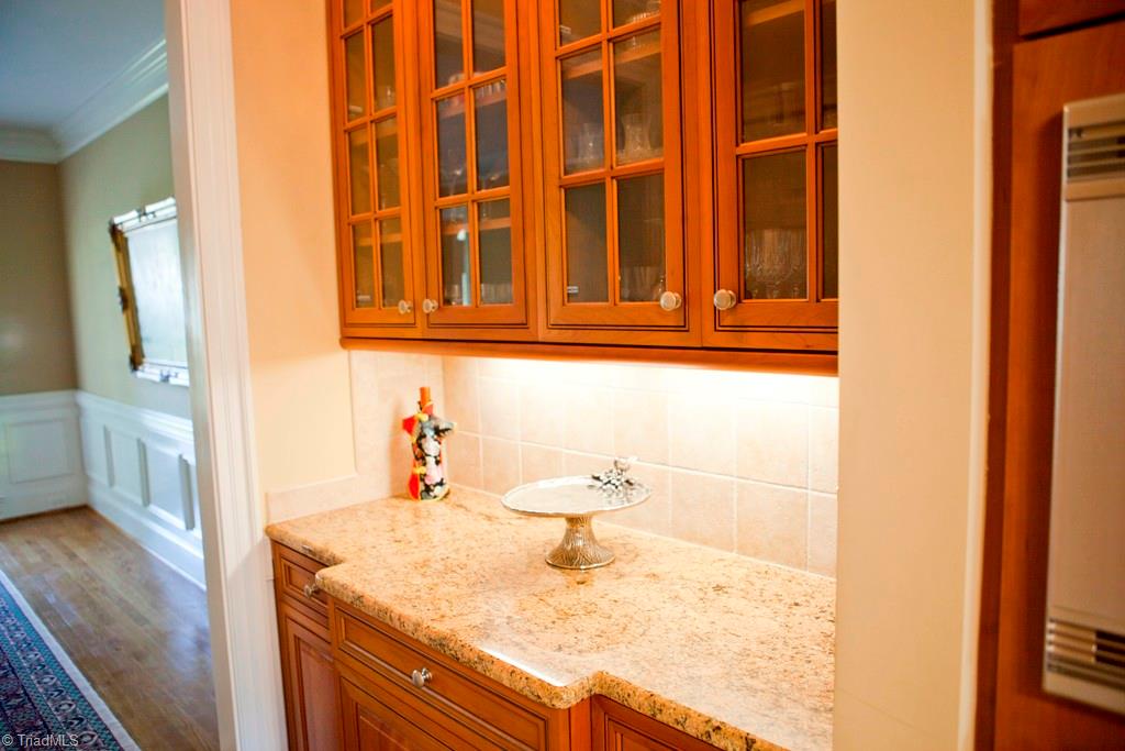 5807 Willow Way Court Oak Ridge, NC 27310 - Photo 11 of 28 Butlers Pantry