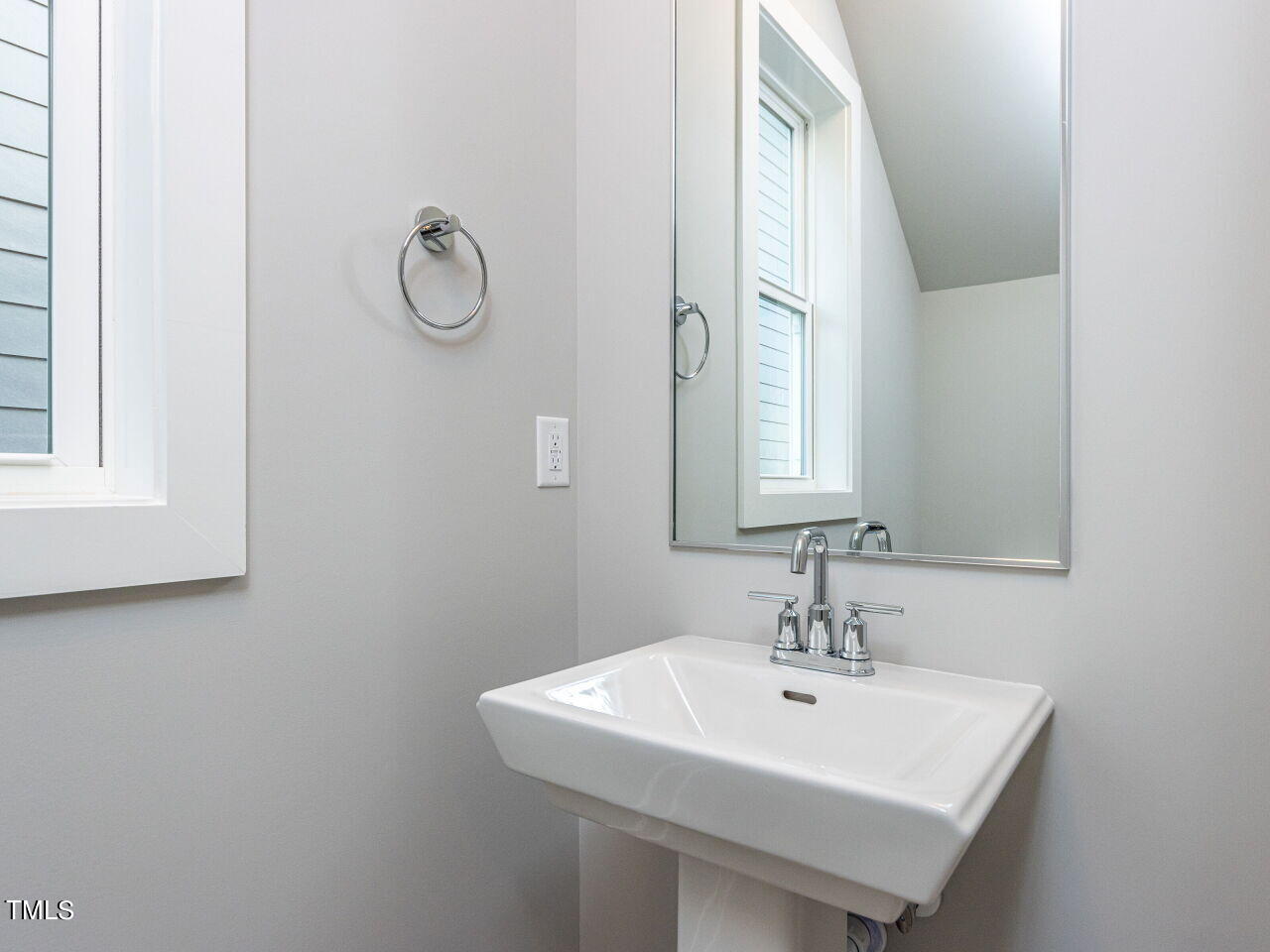 36 Rosedale Way Pittsboro, NC 27312 - Photo 15 of 40 015-1280x960-half-bath