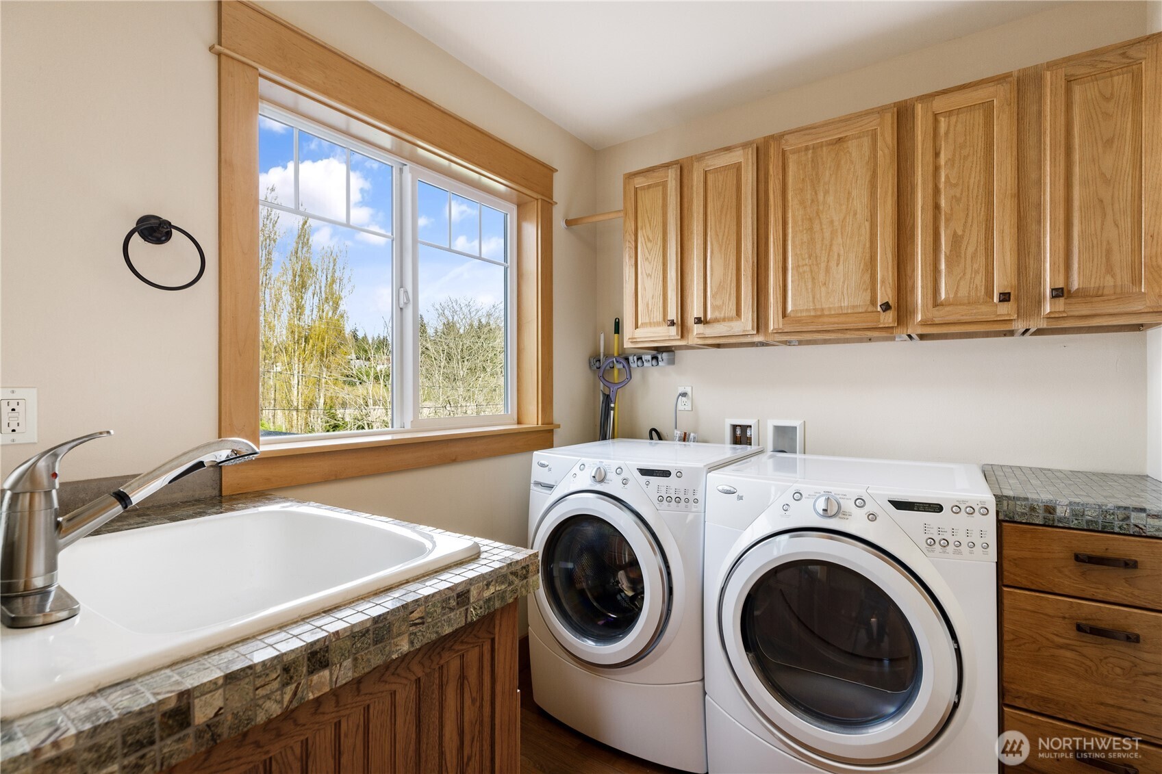 2638 Sunlight Beach Road Clinton, WA 98236 - Photo 17 of 38 Gallery Image 17