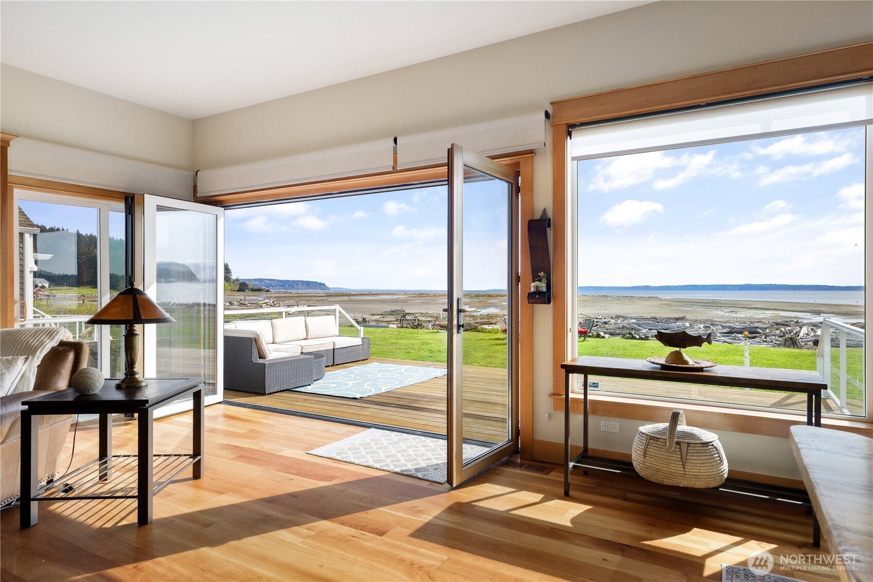 2638 Sunlight Beach Road Clinton, WA 98236 - Photo 8 of 38 Gallery Image 8