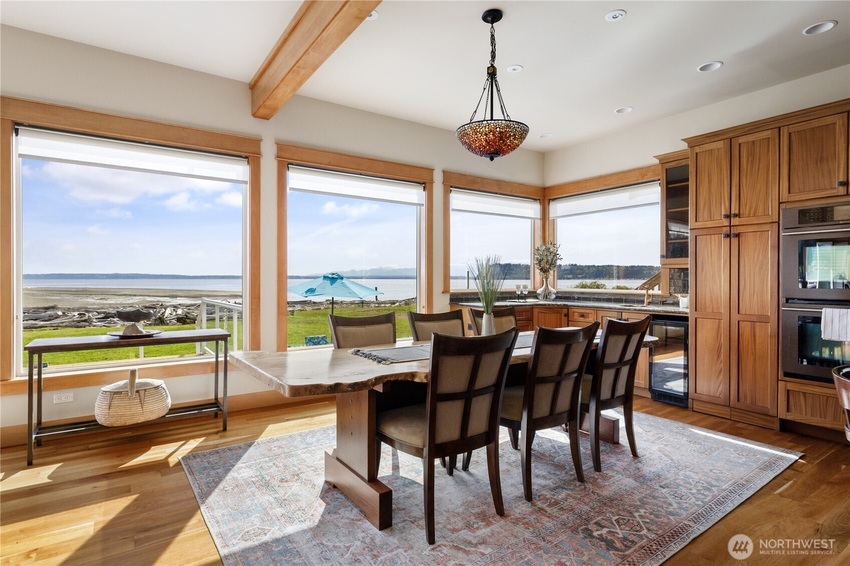 2638 Sunlight Beach Road Clinton, WA 98236 - Photo 9 of 38 Gallery Image 9