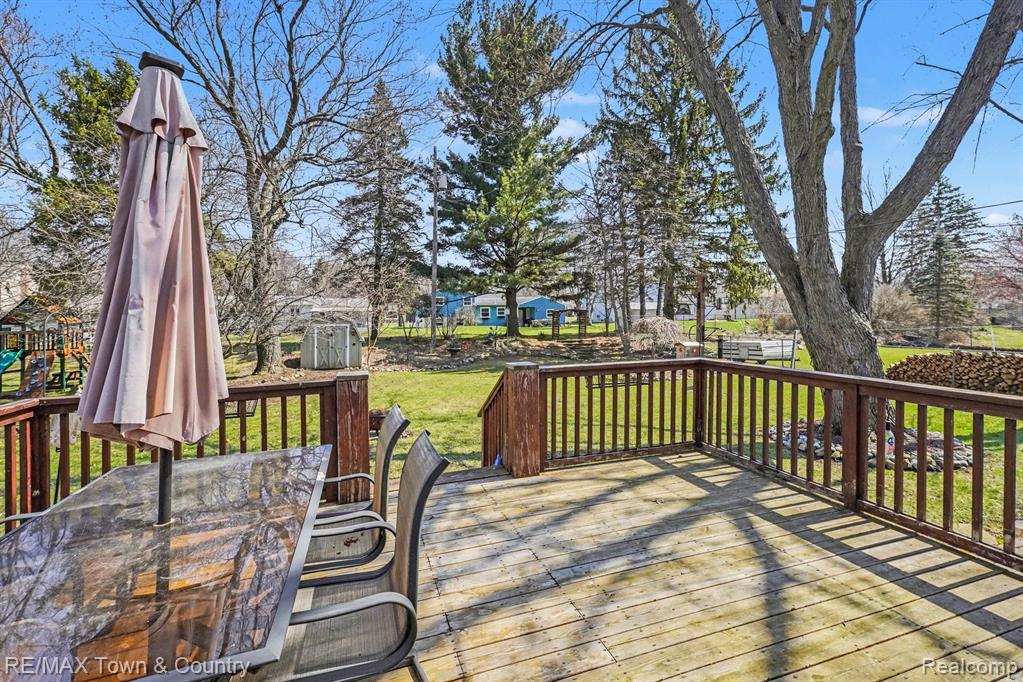 527 Spring Lane Flushing, MI 48433 - Photo 23 of 39