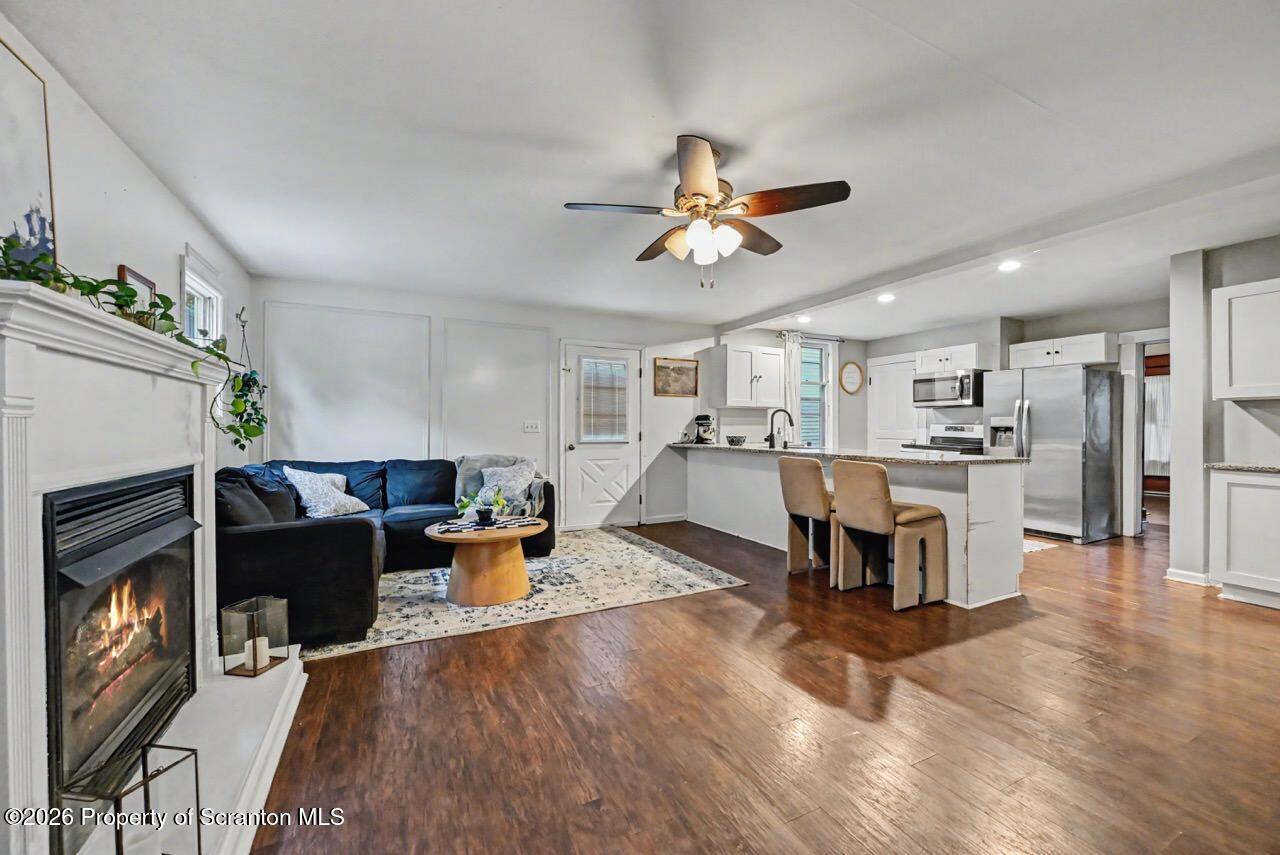 933 Fisk Street Scranton, PA 18509 - Photo 35 of 63 Family Room
