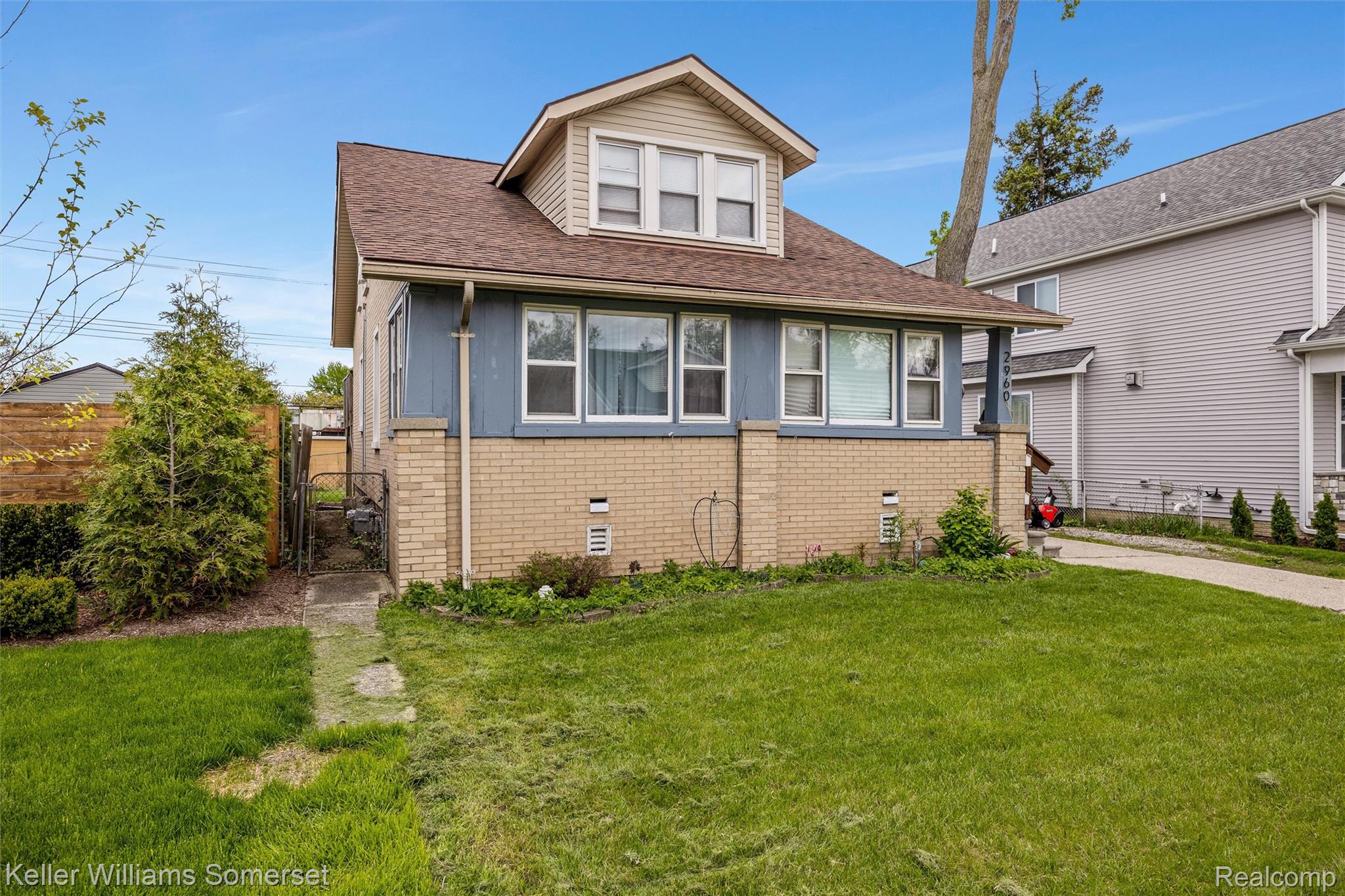 2960 Kenmore Road Berkley, MI 48072 - Photo 4 of 33 04-2960 Kenmore Rd 0032.jpg