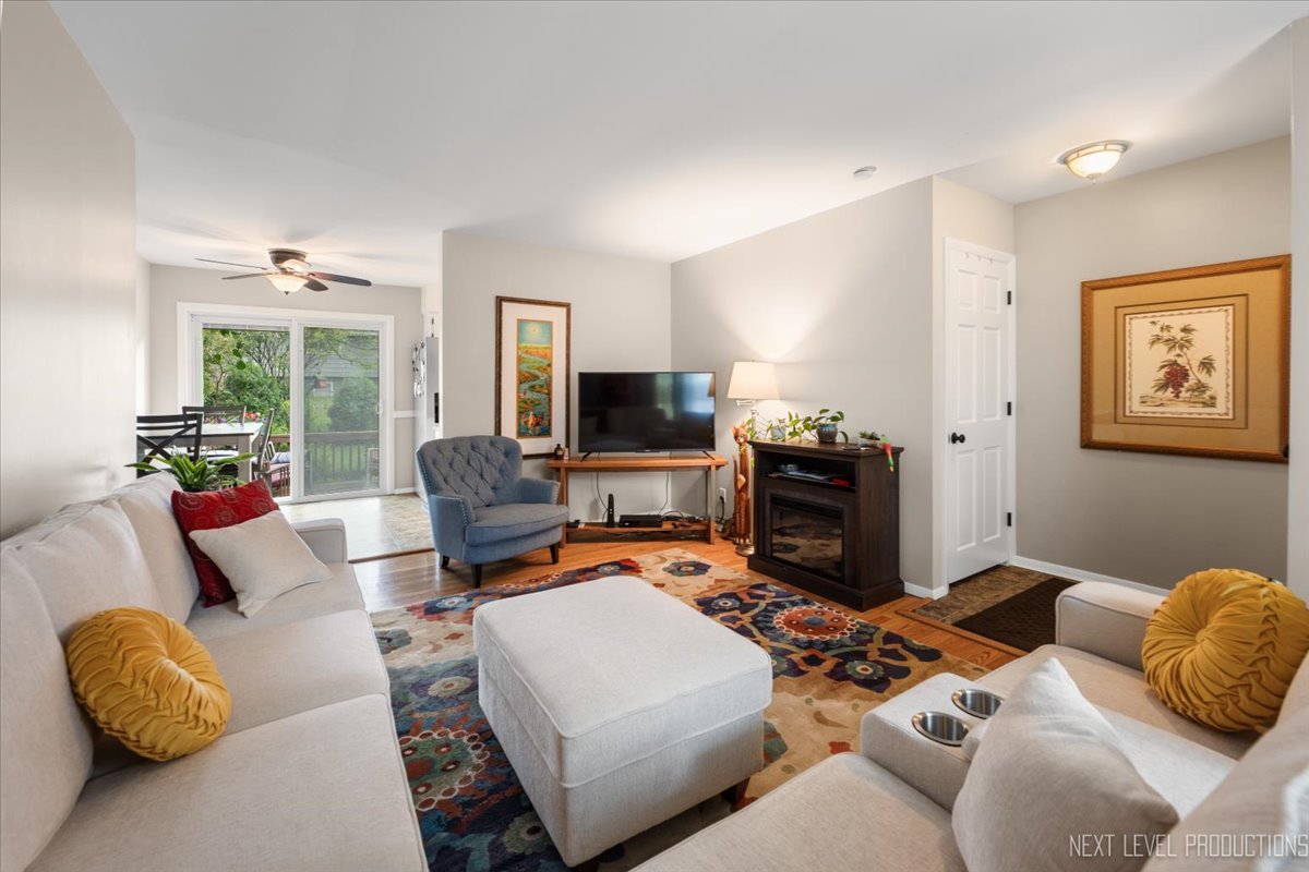 1607 Oak Street St. Charles, IL 60174 - Photo 4 of 21