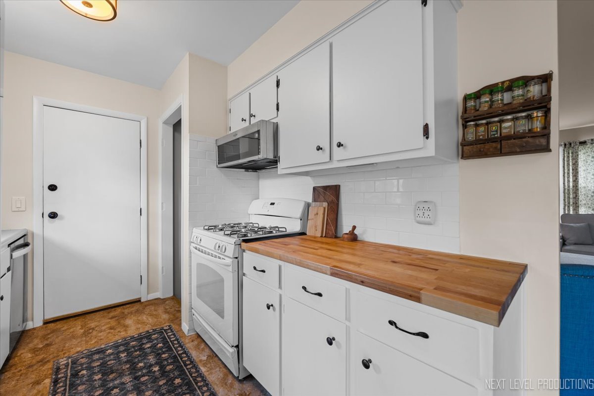 1607 Oak Street St. Charles, IL 60174 - Photo 7 of 21