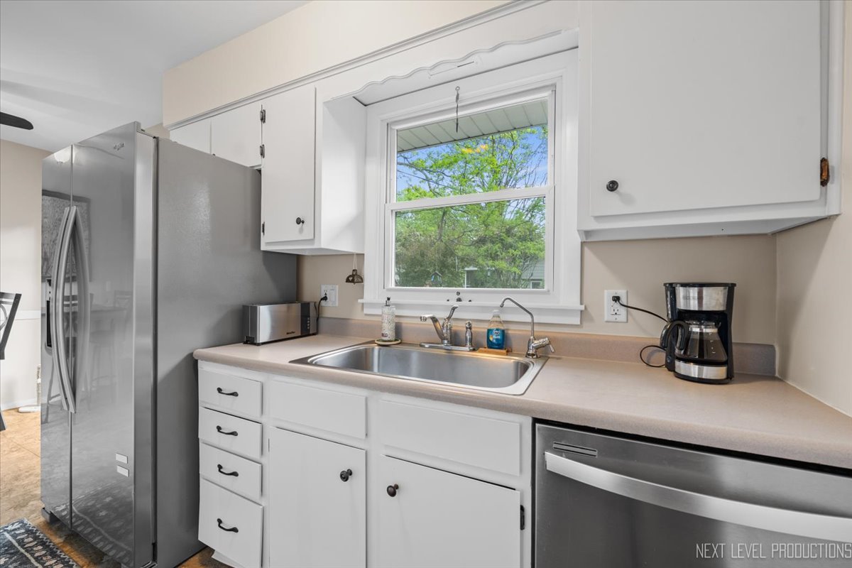 1607 Oak Street St. Charles, IL 60174 - Photo 8 of 21