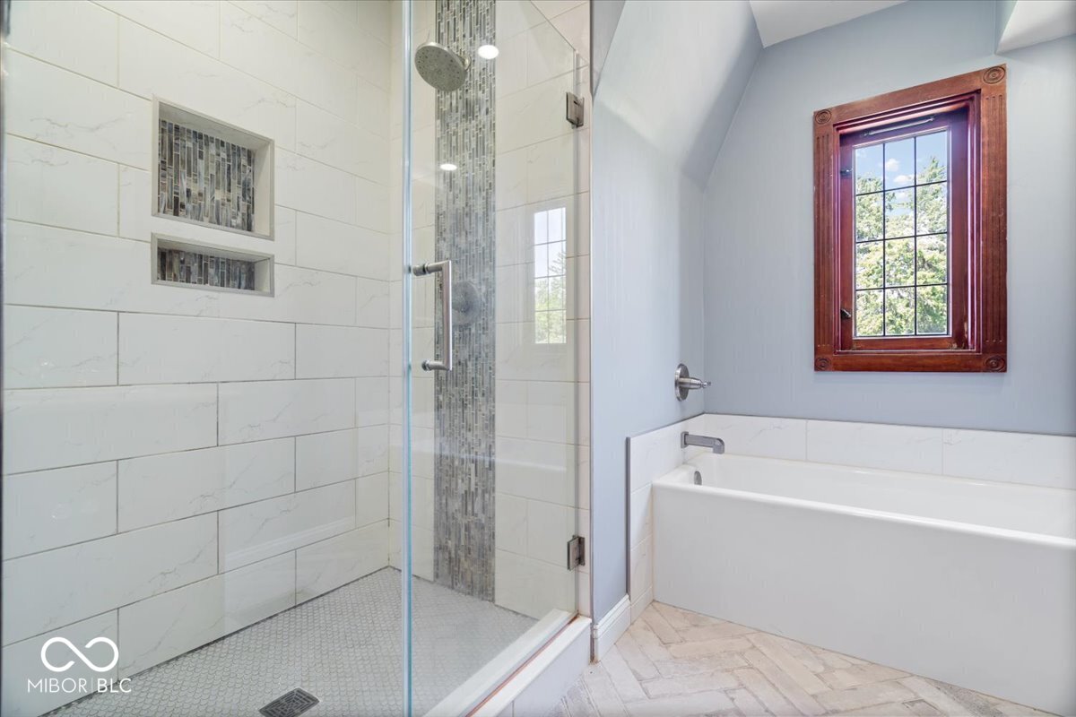 325 Winding Way Anderson, IN 46011 - Photo 7 of 33