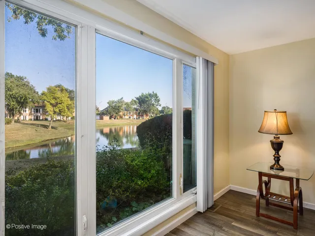 $249,900 | 1322 South New Wilke Road, Unit 1C, Arlington Heights, IL 60005