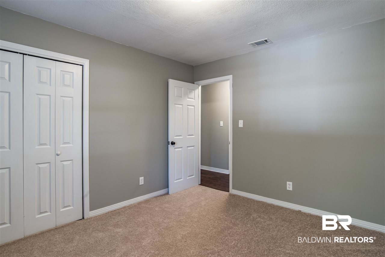 906 Whispering Pines Road Daphne, AL 36526 - Photo 15 of 33