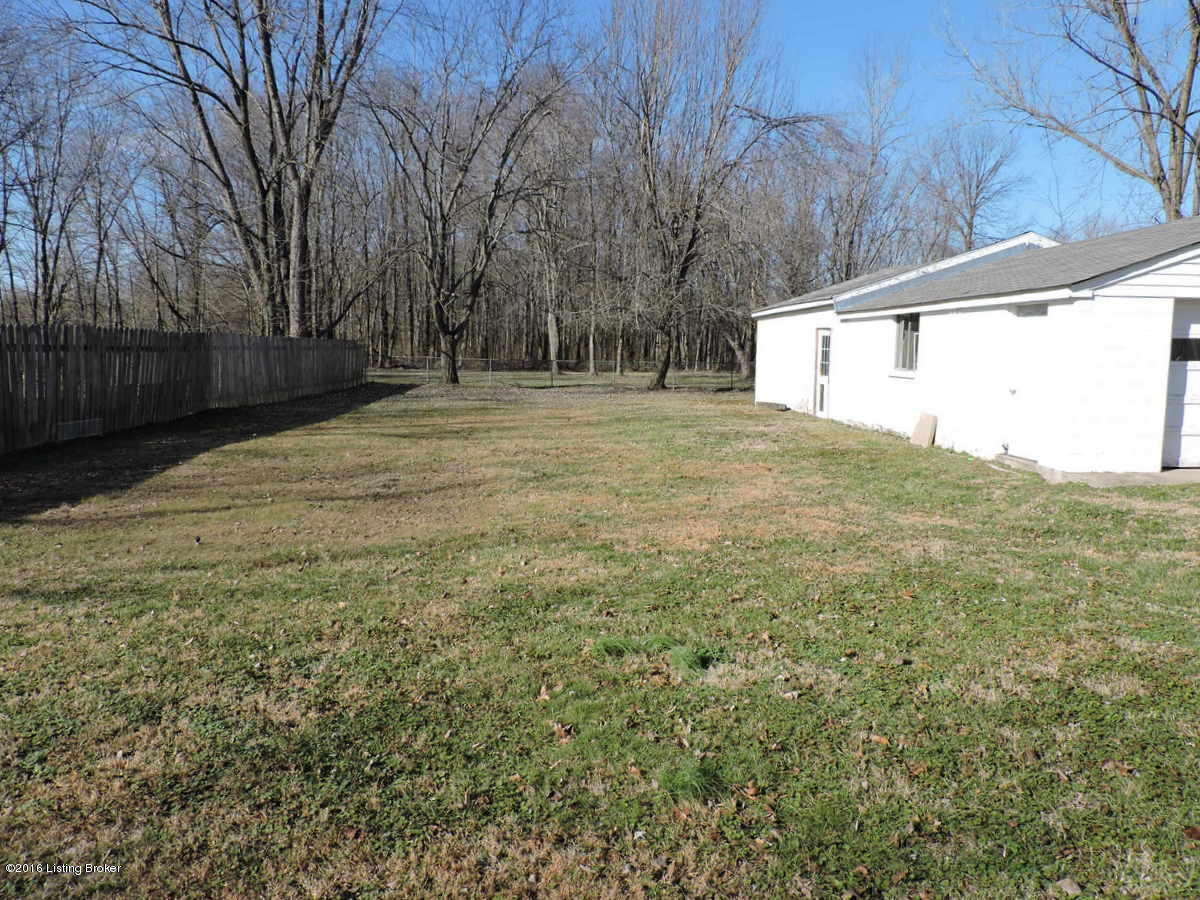 1111 Penile Road Louisville, KY 40272 - Photo 18 of 26 Fenced Back Yar