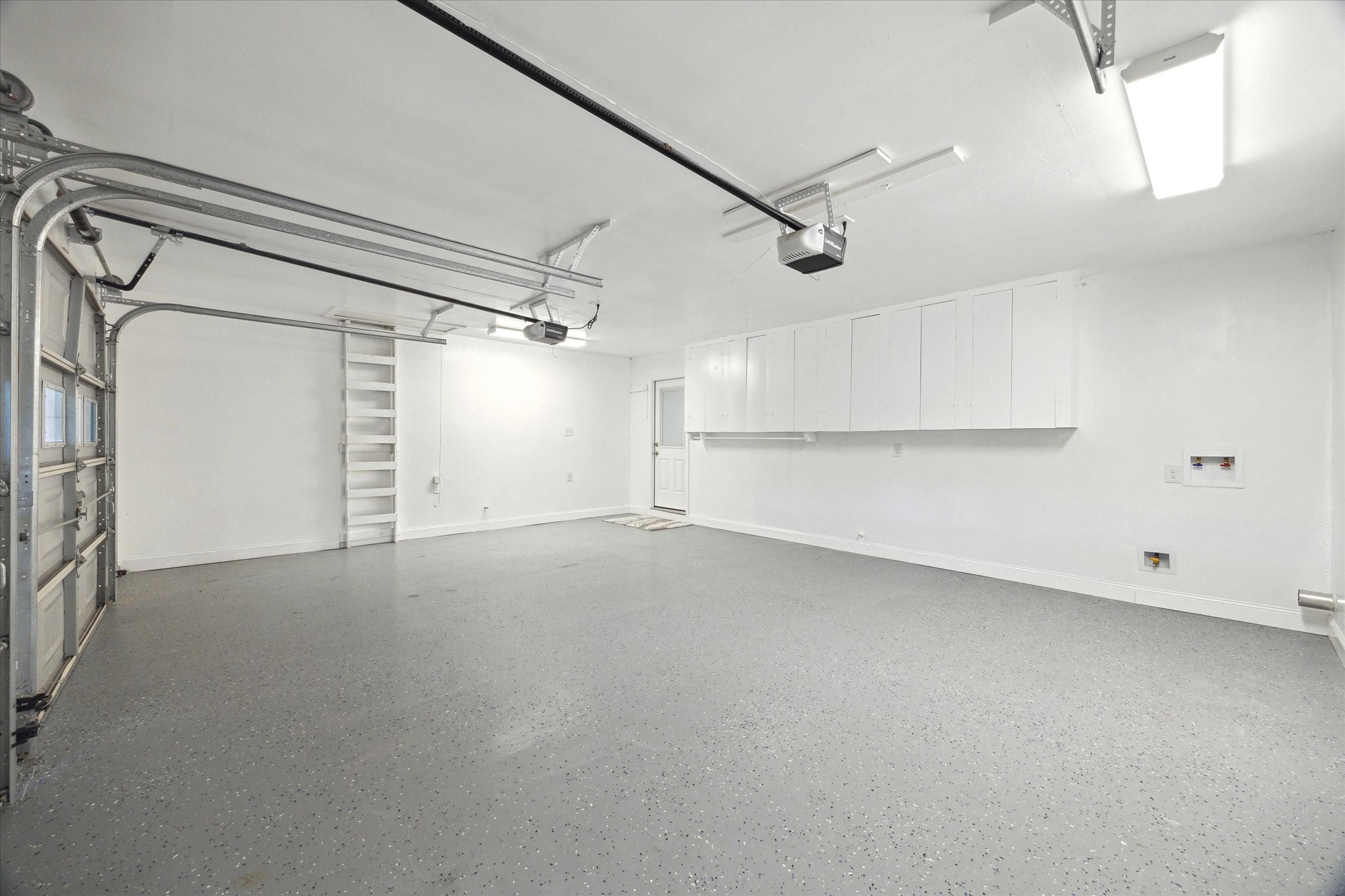 1309 Centennial Drive Houston, TX 77055 - Photo 24 of 33 a view of small space