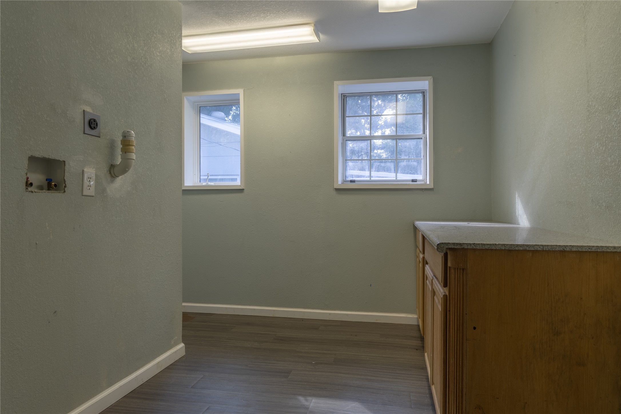 120 Erskine Ferry Road Seguin, TX 78155 - Photo 17 of 26 an empty room with a window