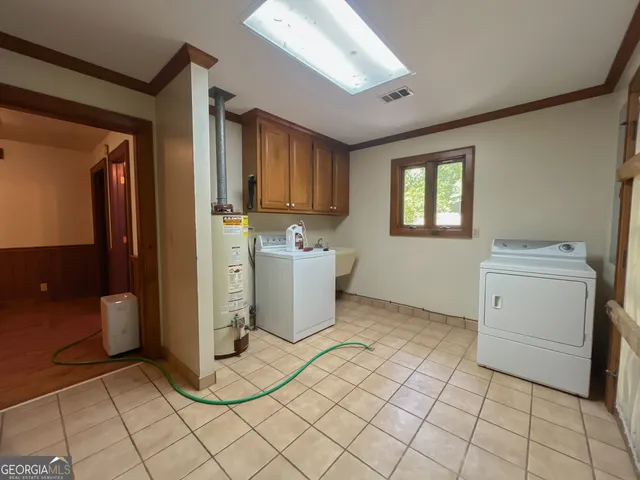 a view of a storage & utility room