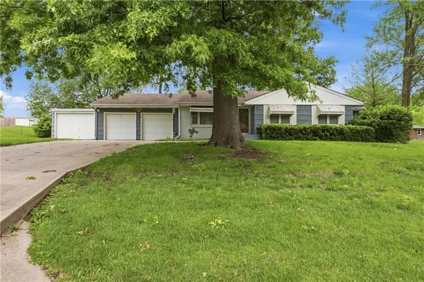 $159,900 | 2419 South Ellison Way, Independence, MO 64055