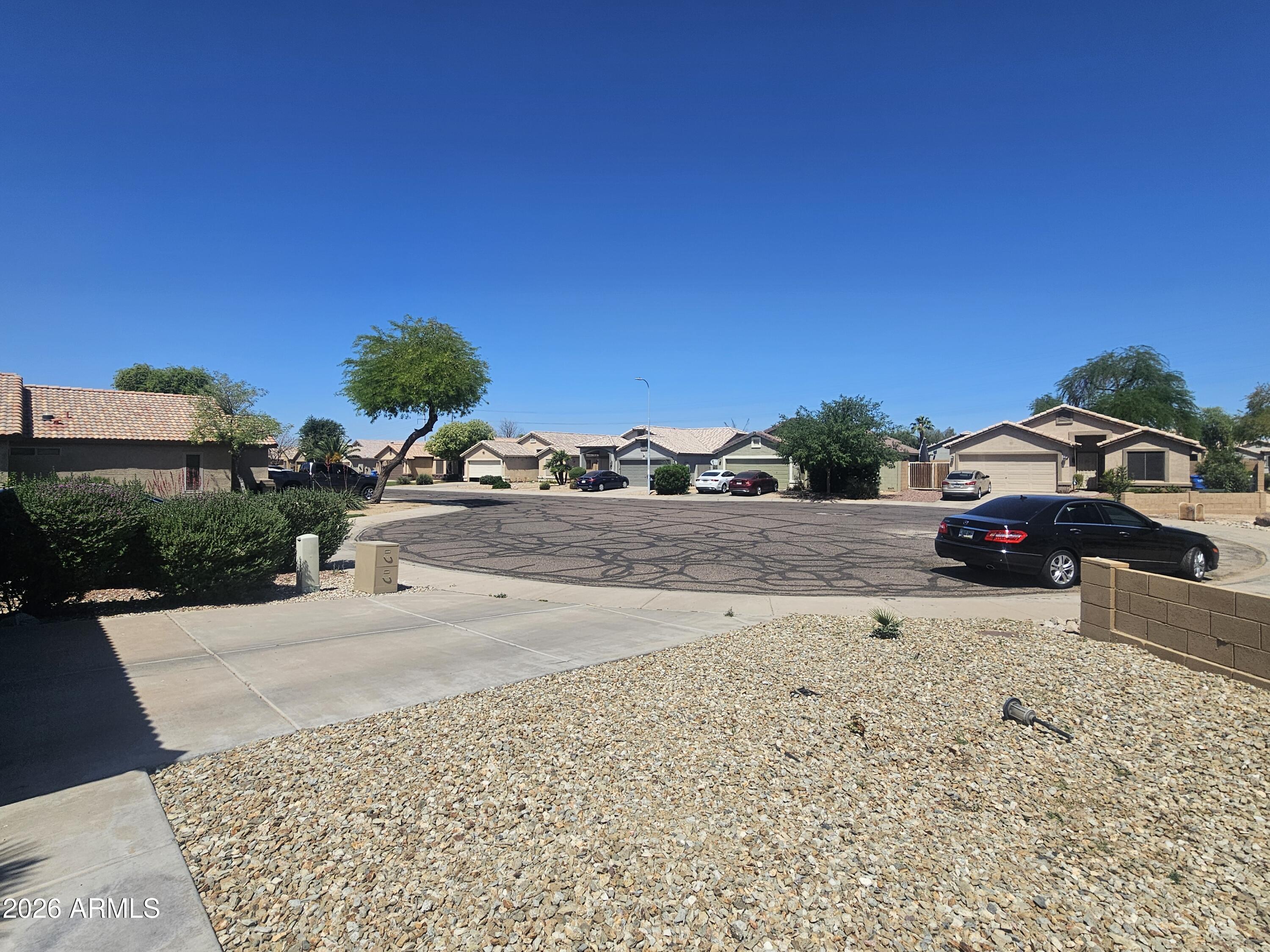 7331 West Raymond Street Phoenix, AZ 85043 - Photo 3 of 31 20260407_113445