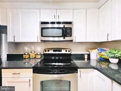 $370,000 | 2111 Wisconsin Avenue Northwest, Unit 110, Washington, DC 20007