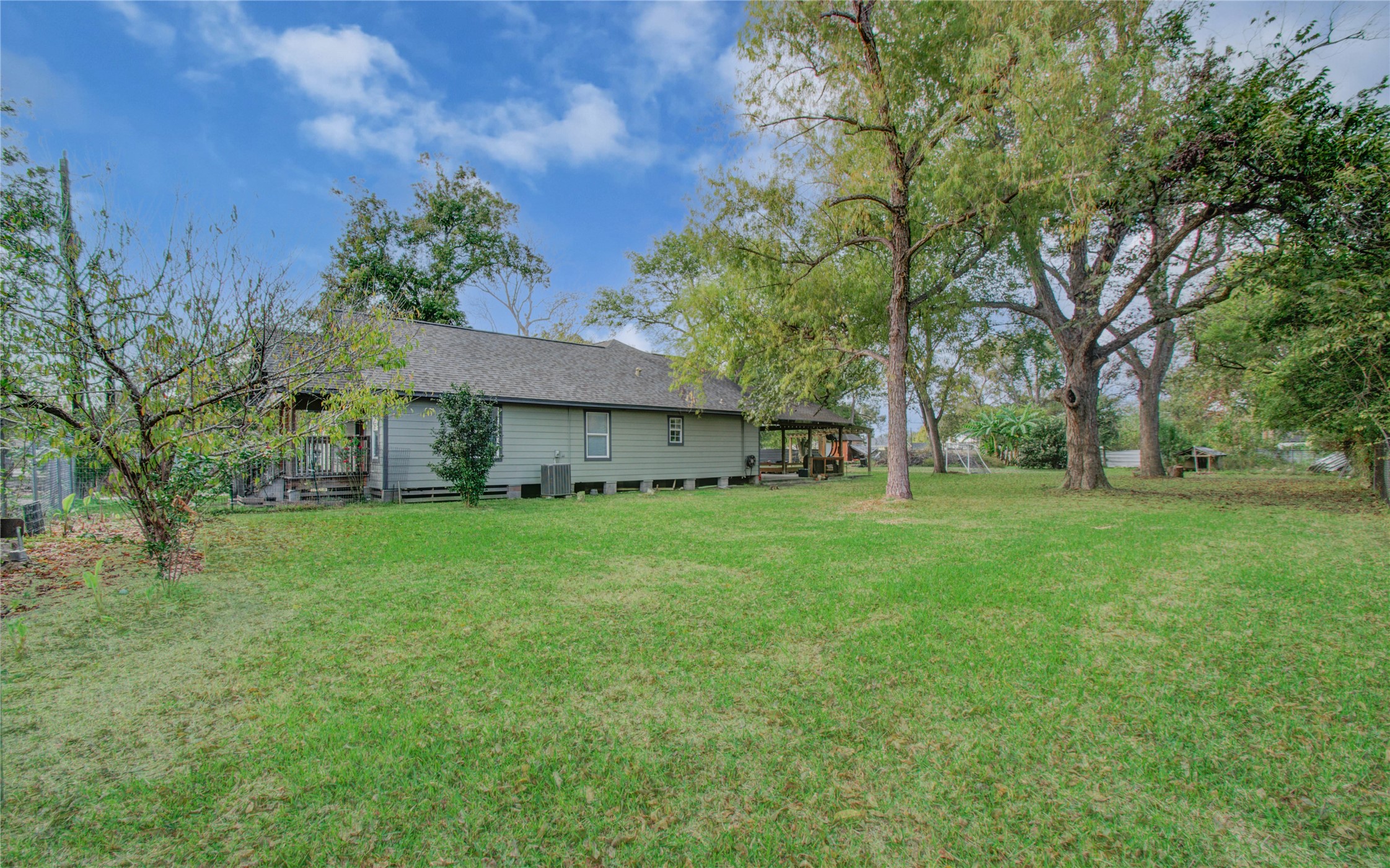 760 Homer Street Houston, TX 77091 - Photo 7 of 10 a view of a house with a yard