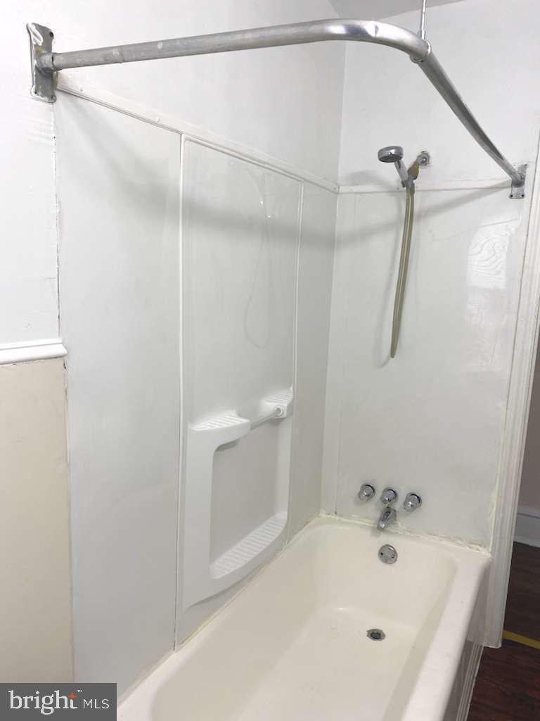 746 South 51st Street, Unit 2 Philadelphia, PA 19143 - Photo 5 of 9