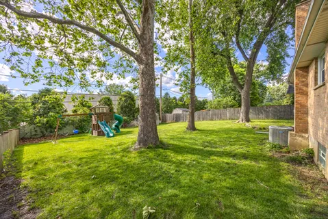 $410,000 | 712 Spring Street, Roselle, IL 60172