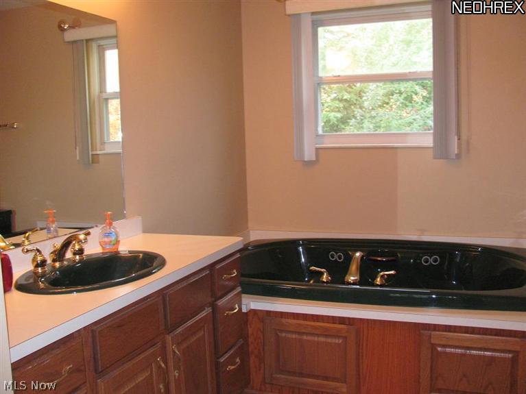 6012 Ravine Boulevard Parma, OH 44134 - Photo 16 of 24 Gallery Image 16