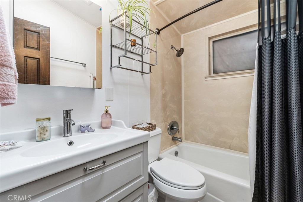 20292 Riverside Drive Newport Beach, CA 92660 - Photo 28 of 38 guest ( 2nd ) bathroom