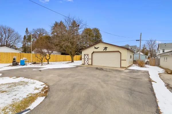 $179,900 | 1314 South 10th Street, Manitowoc, WI 54220