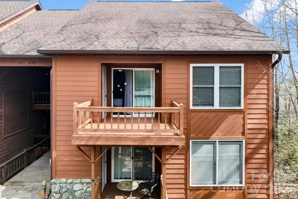 $265,000 | 73 Toxaway Views Dr Lake, Unit 306, Lake Toxaway, NC 28747