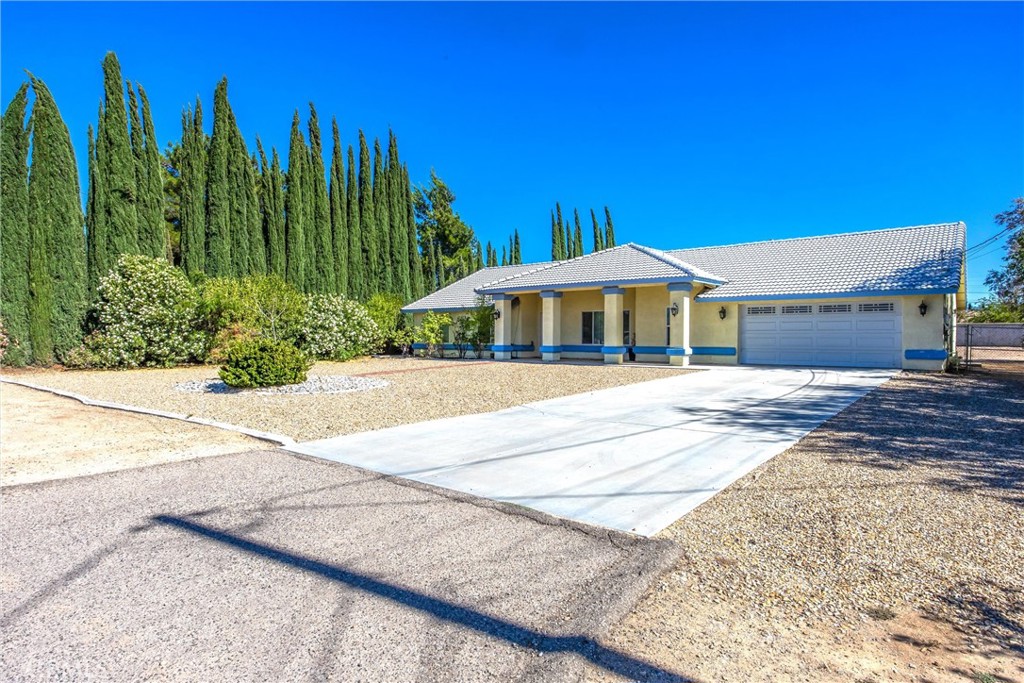 16403 El Centro Road Hesperia, CA 92345 - Photo 5 of 51