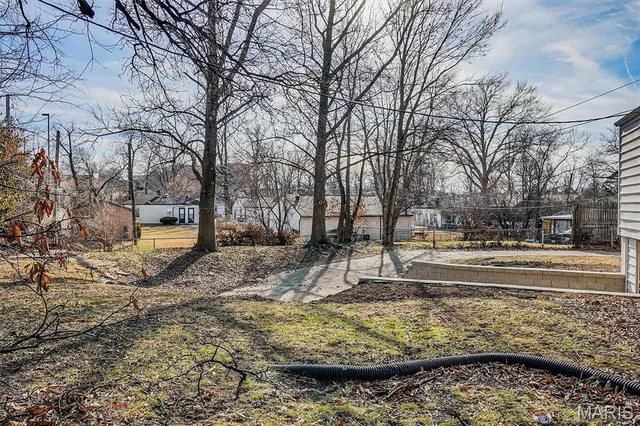 $125,000 | 3304 South Gordon Court, Breckenridge Hills, MO 63114