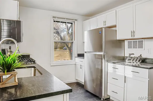 $125,000 | 3304 South Gordon Court, Breckenridge Hills, MO 63114