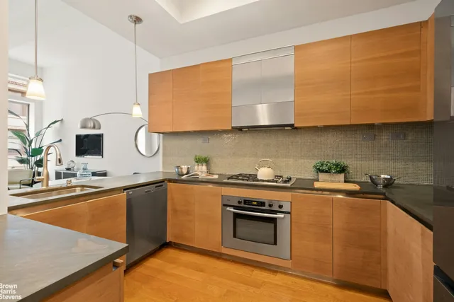 $1,895,000 | 49 East 21st Street, Unit 2B | Flatiron