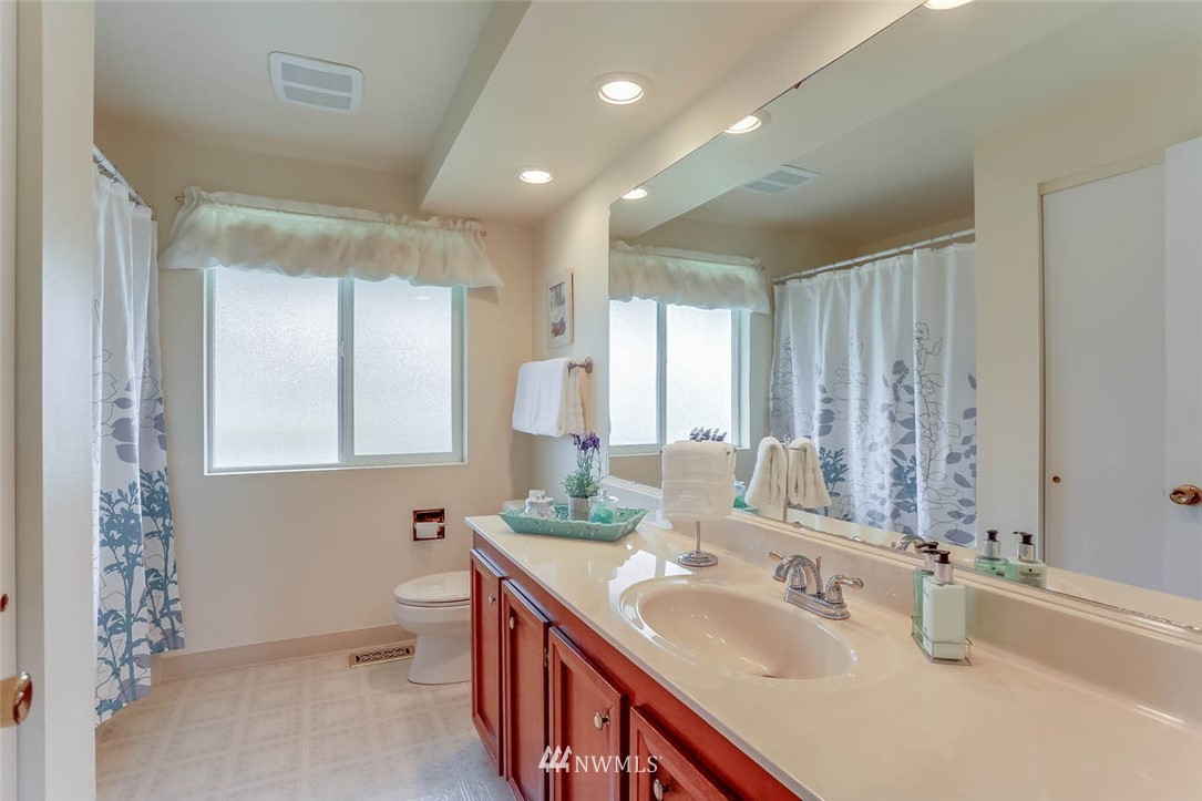 14519 Southeast 167th Street Renton, WA 98058 - Photo 22 of 28 Gallery Image 22