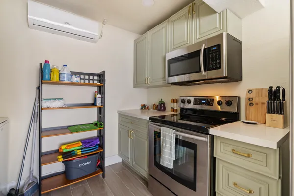 $2,800 | 20 Northeast 17th Avenue, Pompano Beach, FL 33060