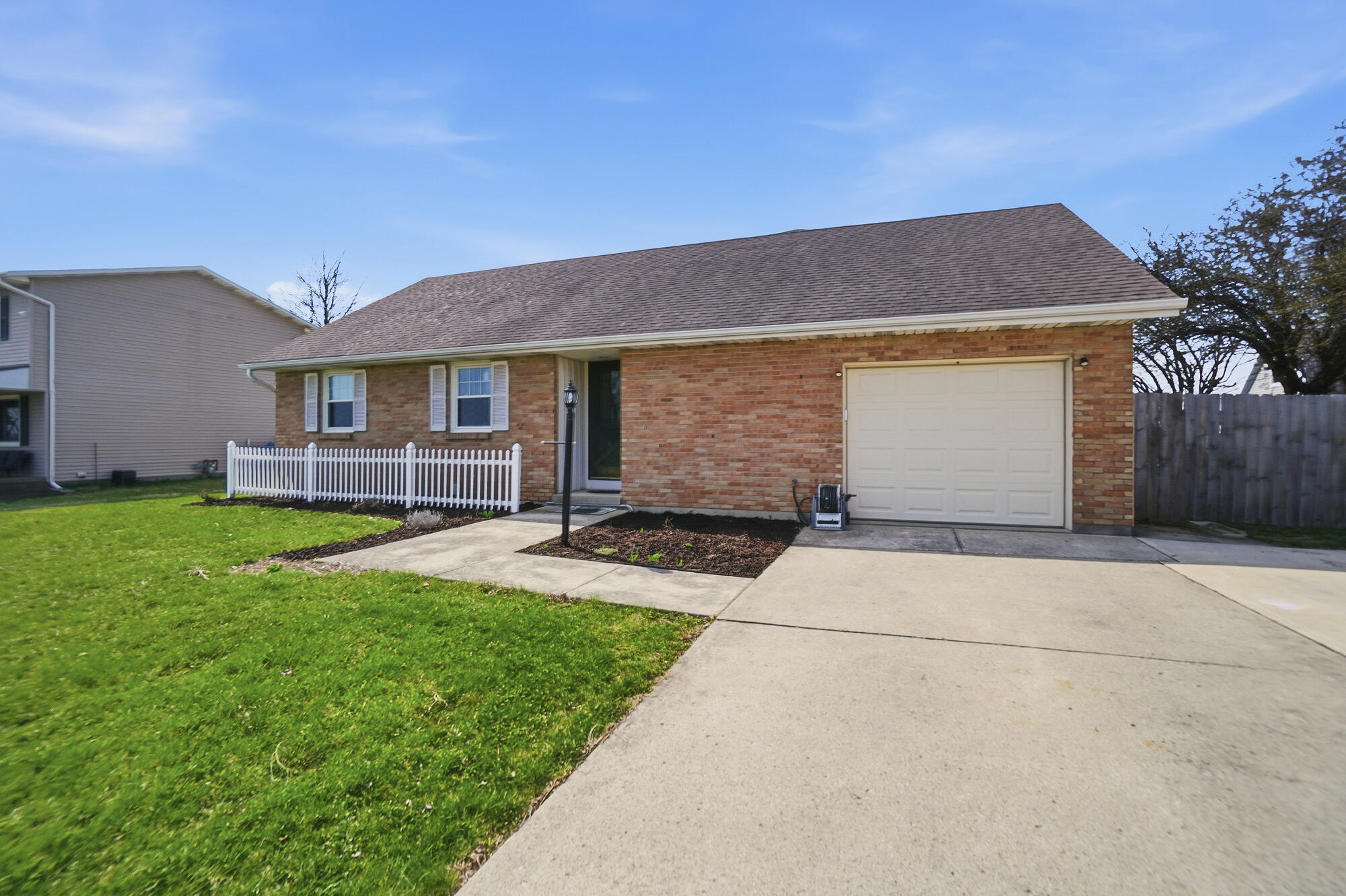 321 South Main Street Botkins, OH 45306 - Photo 3 of 46