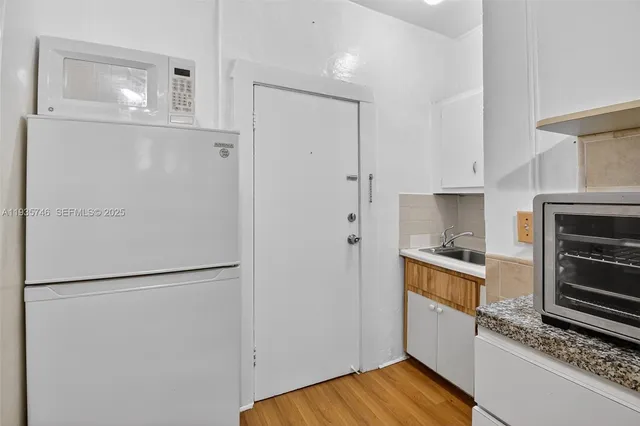 $1,450 | 3409 South Le Jeune Road, Unit 5, Coral Gables, FL 33134