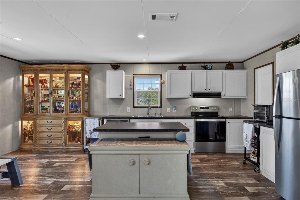 185 Coleman Street Edgewater, FL 32141 - Photo 11 of 47
