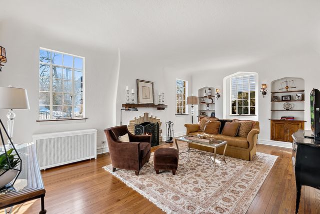 $790,000 | 241 Woodland Road, Highland Park, IL 60035