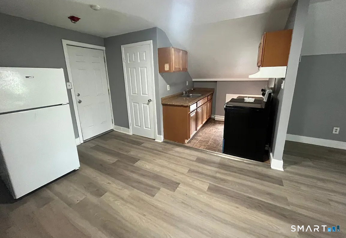 65 Twiss Street Meriden, CT 06450 - Photo 2 of 8