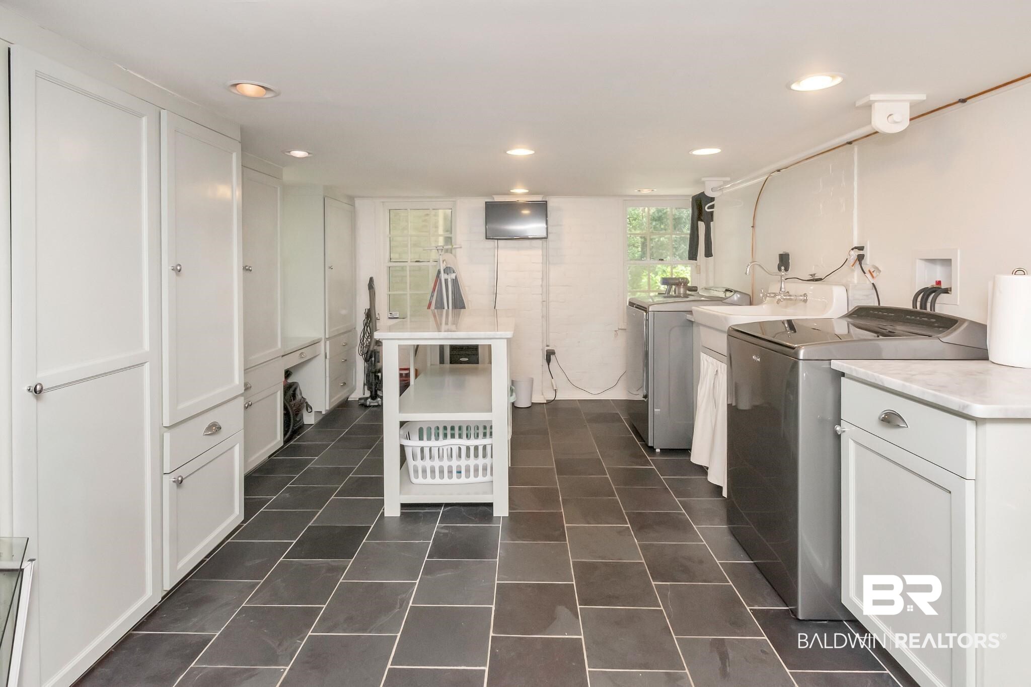 1915 Old Shell Road Mobile, AL 36607 - Photo 22 of 38