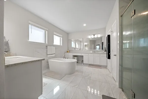 $634,900 | 225 Peninsula Point Drive, Montgomery, TX 77356