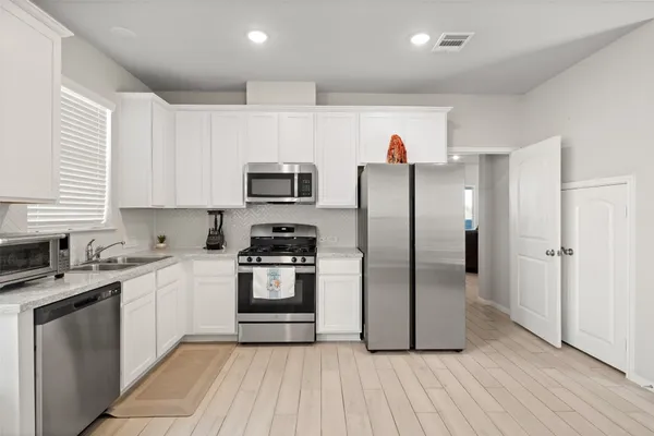 $634,900 | 225 Peninsula Point Drive, Montgomery, TX 77356