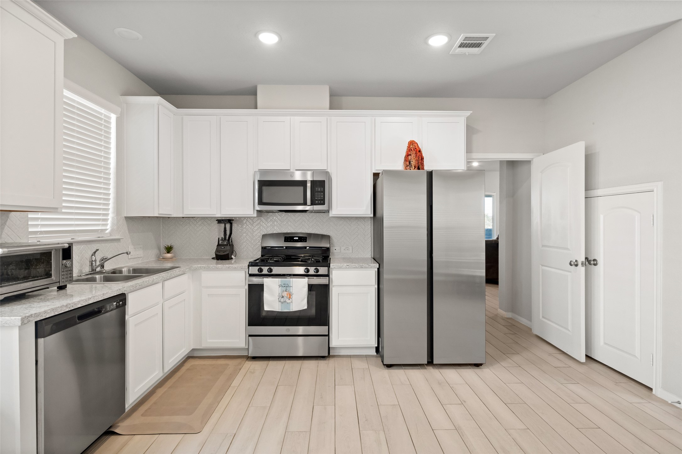 225 Peninsula Point Drive Montgomery, TX 77356 - Photo 27 of 38