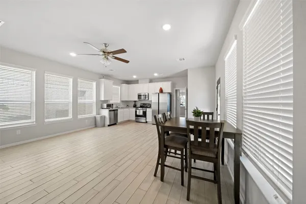 $634,900 | 225 Peninsula Point Drive, Montgomery, TX 77356