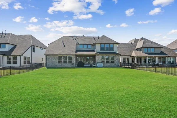 $634,900 | 225 Peninsula Point Drive, Montgomery, TX 77356