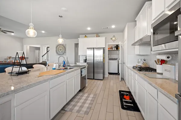 $634,900 | 225 Peninsula Point Drive, Montgomery, TX 77356