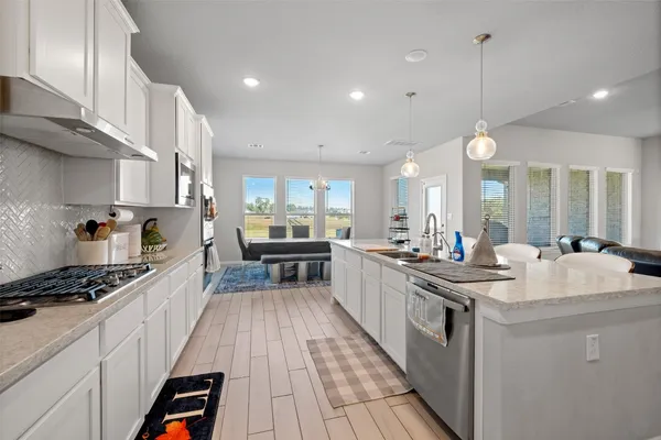 $634,900 | 225 Peninsula Point Drive, Montgomery, TX 77356