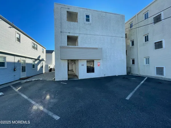 $2,000 | 33 Fremont Avenue, Unit 8, Seaside Heights, NJ 08751